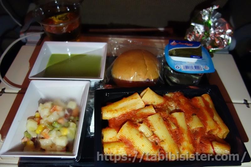 エティハド航空機内食口コミ感想 ベジタリアン特別食メニューも紹介 Tabibisister